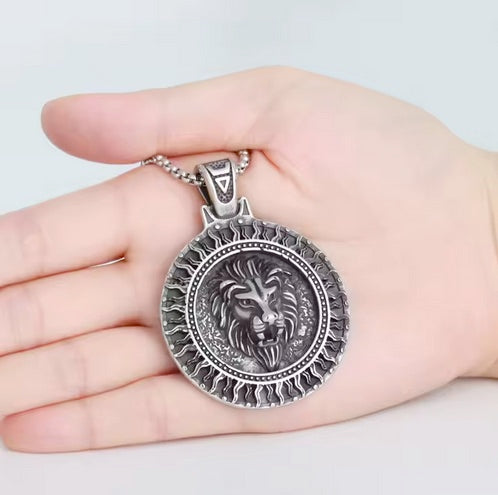Tarnish Free Jewelry Hypoallergenic Stainless Steel Vintage Lion of Judah Circle Necklace