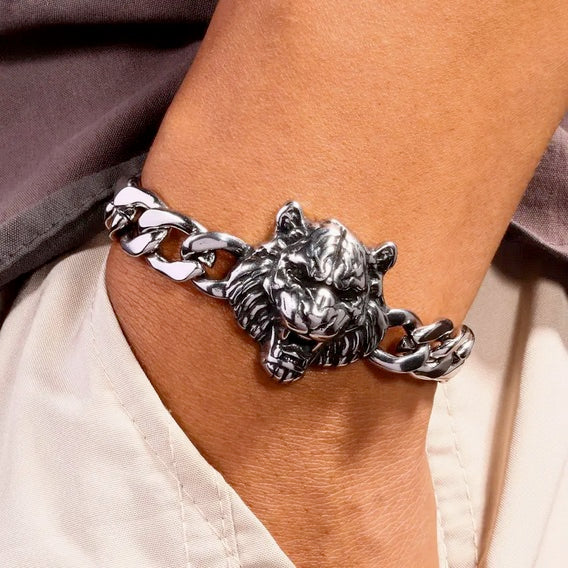 Sleek Titanium Lion Head Link Bracelet - 304 Stainless Steel