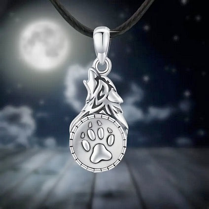 Stylish Wolf Claw Pendant Necklace/Choker With Leather Chain