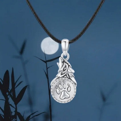 Stylish Wolf Claw Pendant Necklace/Choker With Leather Chain